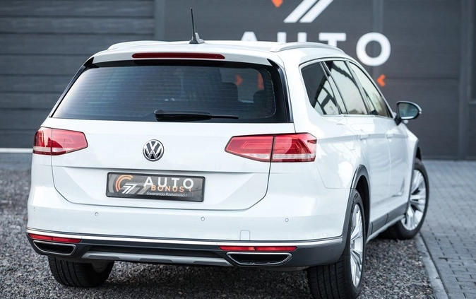 Volkswagen Passat cena 81900 przebieg: 191000, rok produkcji 2017 z Kowal małe 301